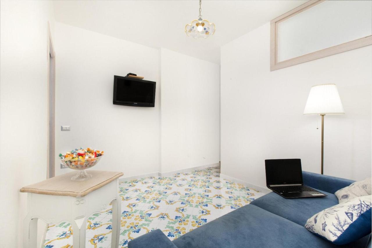 Millie Sorrento Suites Eksteriør billede